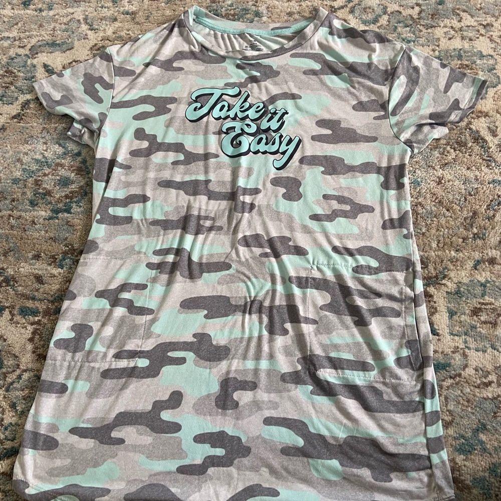 Nightshirt with pockets